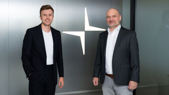 Pascal Fischer (l.), Head of Retail Network bei Polestar Deutschland, und Thorsten Fischer, Verkaufsleiter bei Auto Nagel, sorgen für die Umsetzung des Polestar Space vor Ort.(Bild:  Polestar)