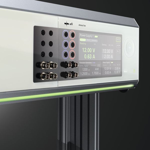 Arbeitsplatz mit Touch: elneos five verfügt über eine kapazitive Touchoberfläche, der sich über ein-, zwei-, drei- und fünf-Finger-Gesten bedienen lässt. (Bild: erfi)