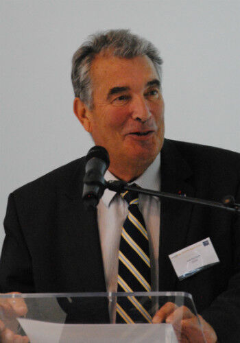 Cecra-Präsident Jean-Paul Bailly begrüßte die Teilnehmer des „European Car Dealers Day 2013“ im Brüssler Maison de l’Automobil, wo der europäische Händlerverband seinen Sitz hat. (Foto: Baeuchle)