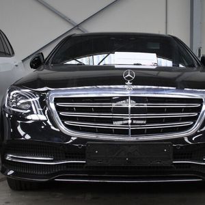 Diesen Mercedes S560 E im Wert von 110.000 Euro griffen die Täter in Hamburg ab.(Bild:  Polizei Osnabrück)