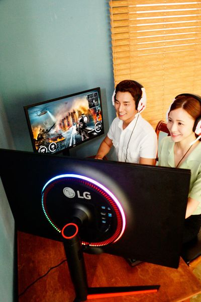 Das „Sphere Lighting“ des 32-Zoll-Monitors LG 32GK850 sorgt für die richtige Atmosphäre zum Spiel. (LG)