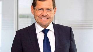 Der Vorstandvorsitzende der Car-Garantie, Axel Berger, freut sich, die erweiterte Zusammenarbeit mit Nissan verkünden zu können. (Car-Garantie)