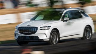 Das GV70-BEV kommt mit zwei E-Motoren mit einer Systemleistung von 320 kW/436 PS. (Bild: Hersteller)