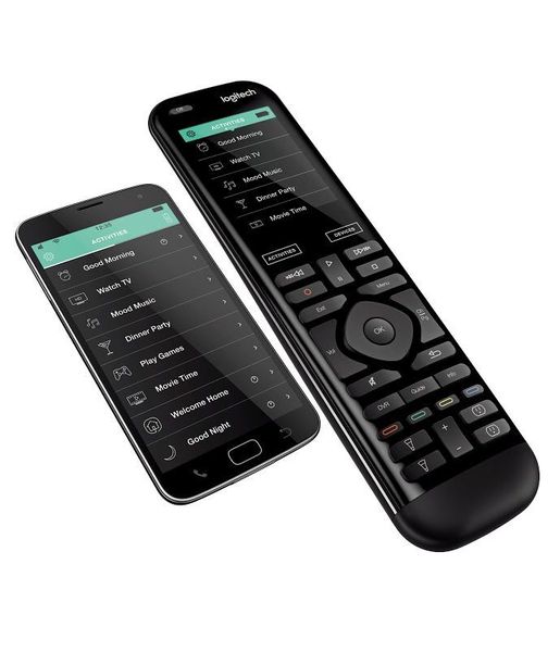 Urlaub auf der Couch? Kein Problem mit Logitechs Fernbedienung Harmony. Denn mit ihr können Unterhaltungsgeräte und Smart-Home-Komponenten zentral gesteuert werden. (Logitech)