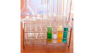 Das Bundesumweltministerium und der Chemieverband VCI haben neue Messmethoden für 50 Chemikalien entwickelt. (gemeinfrei)