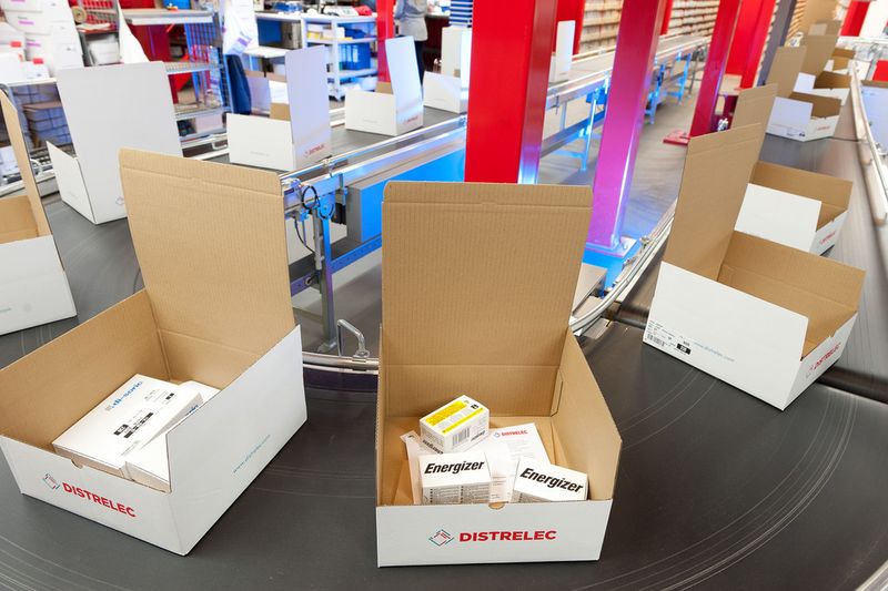 Innerhalb von 24 Stunden liefert Distrelec in der Regel die gewünschten Produkte –vorausgesetzt, sie wurden am Vortag bis 18 Uhr bestellt. (Distrelec)