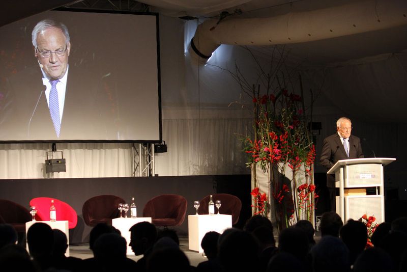 Bundesrat Johann Schneider-Amann hält an der Einweihung des SwissFEL beim Paul Scherrer Institute eine Rede. (Sergio Caré / VBM)