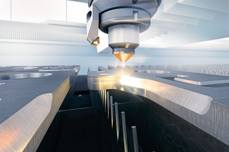Live im Customer Center: die Highlight Option EdgeLine Bevel - Schweißkantenvorbereitung bereits auf der Laserflachbettmaschine. (Bild: Trumpf)