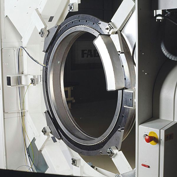 Einsatz in Computertomographen: Das einbaufertige System FAG-Simtus trägt erheblich dazu bei, dass Rundum-Röntgenaufnahmen zeitlich immer kürzer und in der Bildqualität immer hochwertiger werden. (Bild: Schaeffler)