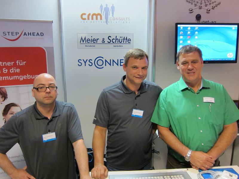 (v.l.) Manuel Asmanoglo-Winkler, IT-NET, Gordon Blankenhagen, SYSCONNEX, und Burkhard Schütte, Meier-Schütte (Bild: IT-BUSINESS)