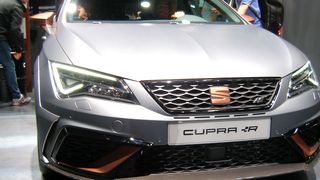 Seat stellt auf der IAA den Leon Cupra R vor, der es erstmals auf über 300 PS bringt. (Grimm / »kfz-betrieb«)