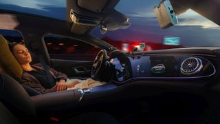 Schlafen am Steuer ist aktuell nur im Fahrsimulator möglich. Mit seinen Nutzerstudien im Rahmen des Projekts SALSA hat das Fraunhofer IOSB einen wichtigen Beitrag zur Realisierung dieser Zukunftsvision geleistet.  (Bild: Fraunhofer IOSB / indigo)