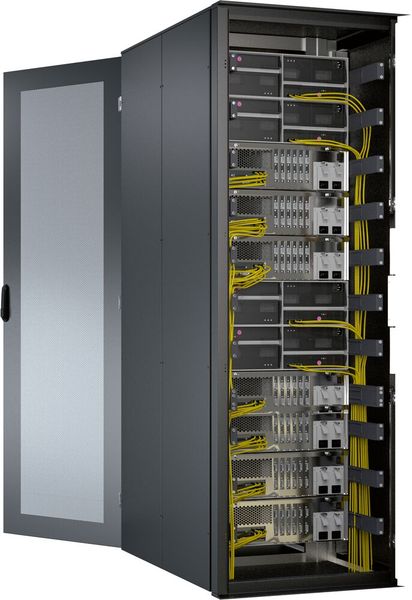 Vorhandene Rechenzentrumsfläche lässt sich gut nutzen, weil ibei Wassergekühlten Systemen m Vegleich zu luftgekühleten rund 50 bis 60 Prozent weniger Stellplatz benötigt wird.  (Bild: Schäfer IT Systems)