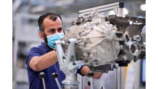 BMW hat mit der Produktion von Hochvoltbatterien begonnen.  (Tom Kirkpatrick/BMW)