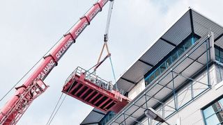 Abb. 1: Das neue Laborgebäude steht – nun kann endlich auch die Laborausstattung einziehen. (© Jörg Stanzick)
