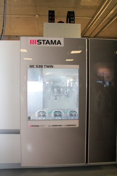 Chiron zeigte auf der Hausmesse Open House vom 9. bis 11. März zahlreiche innovative Technologien und Anwendungen für höchste Präzision und Dynamik. Erstmals präsentierten sich auf der Open House alle Mitglieder der Unternehmensgruppe: neben Chiron auch Stama, Scherer und CMS. (Bild: Sonnenberg)