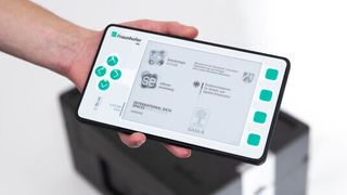 Das erste Blockchain-fähige IoT-Gerät für die Logistik hat jetzt das Fraunhofer-IML entwickelt. (Fraunhofer-IML)