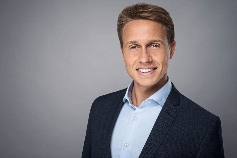 Dr. Tim Hollstein, Erstautor der Studie, forscht an der Christian-Albrechts-Universität zu Kiel und arbeitet als Assistenzarzt der Klinik für Innere Medizin I des UKSH, Campus Kiel. (Bild: © privat)
