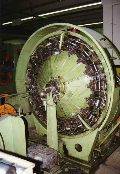 Bild 13: Verseilen 1995 (Bild: Lapp)