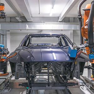 Mit einer neuartigen Lacktechnik erspart sich BMW die Füllerschicht in der Lackierung und senkt damit den Energieverbrauch drastisch.
