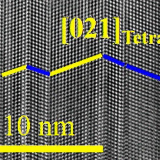 Die Kristalle des synthetischen Kupferminerals erzeugen Strom aus Wärme.(Bild:  Wiley-VCH)