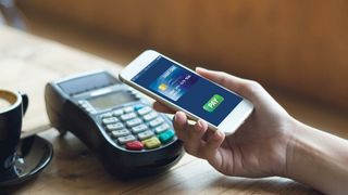 e-payment-sizesquares-shutterstock-756686671 (Quelle: SizeSquares/Shutterstock)