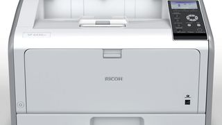 Der Ricoh SP 6430DN ist der kompakteste A3-Schwarzweißdruckerseiner Klasse. (Bild: Ricoh)