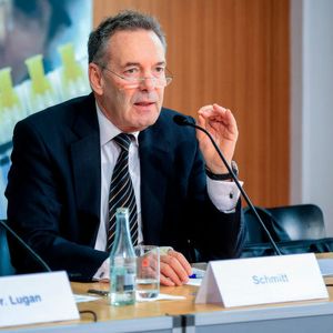 BV-Med-Geschäftsführer und Vorstandsmitglied Joachim M. Schmitt: „Aus den aktuellen BfArM-Zahlen geht hervor, dass es sechs Meldungen von Todesfällen aufgrund von Medizinprodukten gab. Jeder Fall ist einer zu viel.“