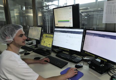 (Die Käserei Champignon steuert den gesamten Shopfloor – vom Milcheingang bis zur fertigen Palette – über SAP. Bild: Käserei Champignon Hofmeister)