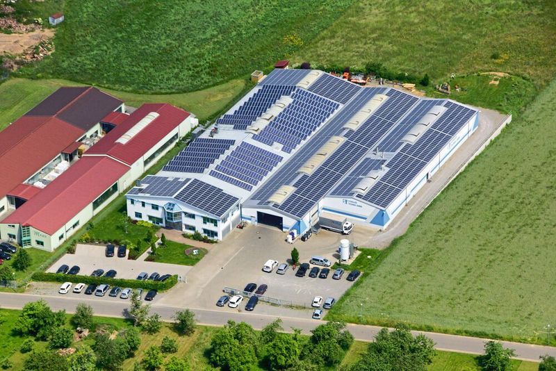 Schaller Technik in Wertheim bietet sowohl Anlagen für die Fettversorgung als auch Blechbearbeitung. (Schaller-Technik)
