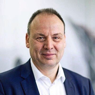 Neuer Vorsitzender: Die VDI/VDE-Gesellschaft Mess- und Automatisierungstechnik hat zum 1.1.2022 einen neuen Vorsitzenden berufen. Prof. Dr.-Ing. Dr. h. c. Michael Weyrich ist seit 2013 Direktor des Instituts für Automatisierungstechnik und Softwaresysteme an der Uni Stuttgart.  (Bild: Universität Stuttgart)