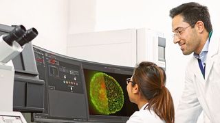 Abb.1: Die hochauflösende digitale Bildgebung ermöglicht die Archivierung und den Austausch von Bildaufnahmen mikroskopischer Proben. (Leica Microsystems)