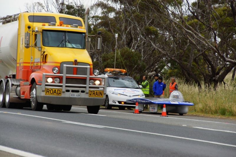 Impressionen vom Solarautorennen World Solar Challenge 2013. (Bild: World Solar Challenge)