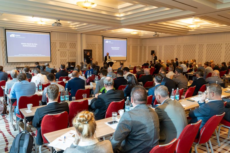 Rund 120 Teilnehmerinnen und Teilnehmer kamen nach Karlsruhe zum Battery Manufacturing Day. (Bild: Dominik Böhm - Fotokumpel)