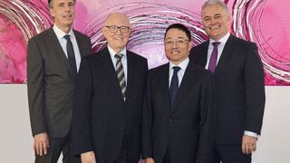 Der Aufsichtsrat mit Gottfried Bertram (2. v.l.) hat den neuen Vorstand von Harmonic Drive berufen: CFO Thomas Berger, CEO Norimitsu Ito und CSO/CMO Peter Hantl (v.l.). (Harmonic Drive)