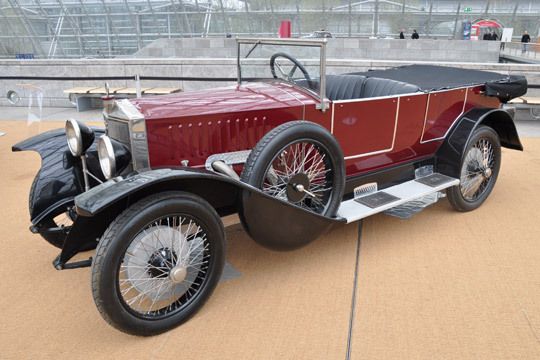 Von der Simson Supra SO 8/40 PS (Baujahr 1925) wurden nur 750 Exemplare gefertigt. Der 4-Zylinder-Viertakt-Ottomotor schafft eine Spitzengeschwindigkeit von 110 km/h.  (Archiv: Vogel Business Media)
