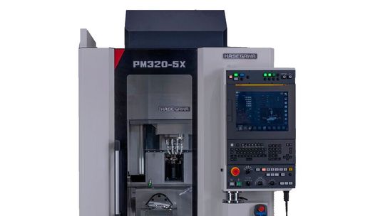 Machine d'usinage 5 axes ultramoderne Hasegawa PM320-5XT.(Source :  Tolus Group / Suvema)