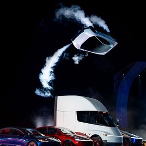 Bei der Vorführung des Rocket wurden spektakuläre Stunts gezeigt.(Bild:  Tesla)