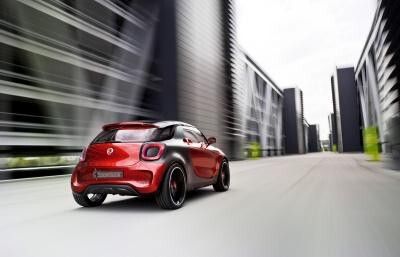 Der elektrisch angetriebene Smart Forstars ist ein SUC (Sports Utility Coupé) mit Platz für zwei und viel Stauraum. (Bild: Daimler)