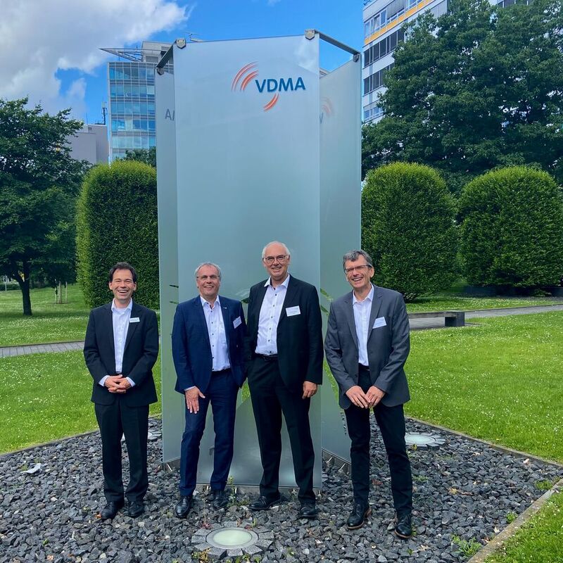 From left to right: Management and Board of the Working Group Lasers and Laser Systems for Material Processing: Dr. Sven Breitung, VDMA; Dr. Christian Schmitz, Trumpf Laser Technology (Chairman); Dr. Christoph Ullmann, Laserline (Deputy Chairman); Dr. Markus Klein as substitute for Dr. Stefan Ruppik, Coherent.