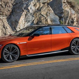 Obwohl der Celestiq die bislang flachste Limousine der Marke ist, sind die Akkus in ihrem Boden teilweise doppelt gepackt.(Bild:  Cadillac)