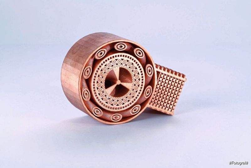 Die Geometrie dieses Kupferbauteils zeigt einen Grund, in die Additive Fertigung einzusteigen. Aber manche Vorteile erschließen sich nicht auf den ersten Blick.  (Bild: EOS)