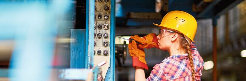 Heutzutage arbeiten nur wenige Frauen in der Maschinen-, Elektro- und Metall-Industrie (MEM). Wie lässt sich die Unterrepräsentation der Frauen erklären? 