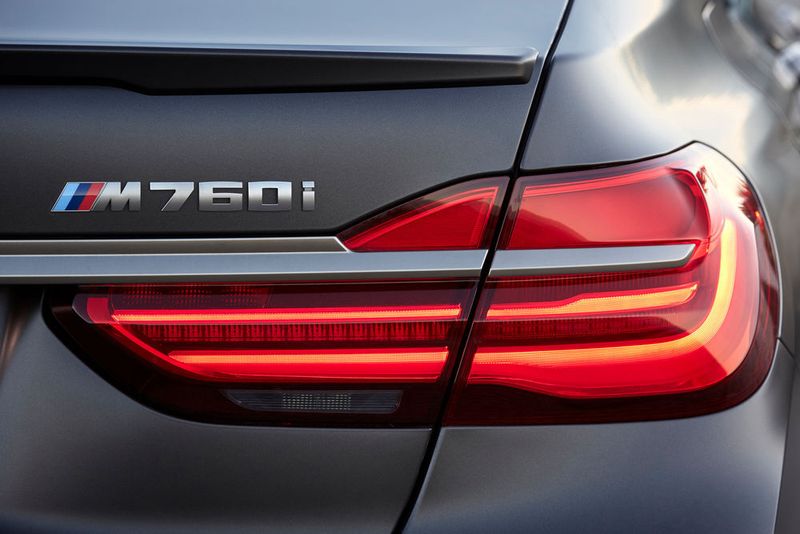 Das M-Logo macht deutlich, was da vor einem steht – oder fährt. (BMW)