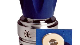 Eine PEEK-Folie ersetzt die PTFE-Membrandichtung. Grund für den Austausch sind Betriebstemperaturen bis 260 °C, denen ein Probenentnahmesystem für Flüssigkeiten ausgesetzt ist. (Archiv: Vogel Business Media)