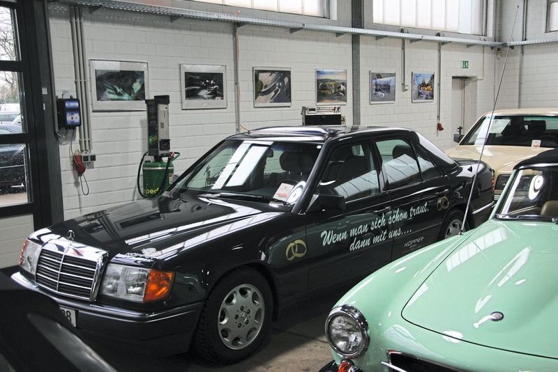 Köpper bietet auch einen Oldtimer als Hochzeitsauto an – samt erfahrenem Chauffeur. (v. Maltzan)