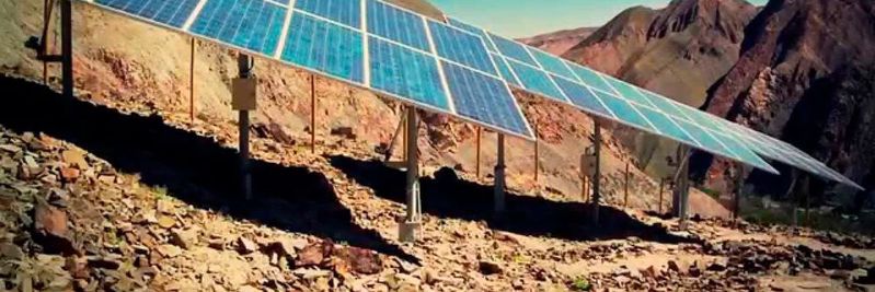 Solaranlage des Dorfes Huatacondo in Chile(Programa Explora/You Tube)