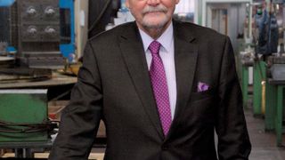 Ernst Sager, Verwaltungsratspräsident der Estech Industries, freut sich über den langjährigen Erfolg der Suter AG.  (Bild: Suter AG)