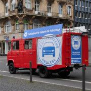 Aushängeschild des Verbands: Die historische Feuerwehr nutzt der ZDK als Servicemobil bei Klassik-Rundfahrten.(Foto:  Promotor)