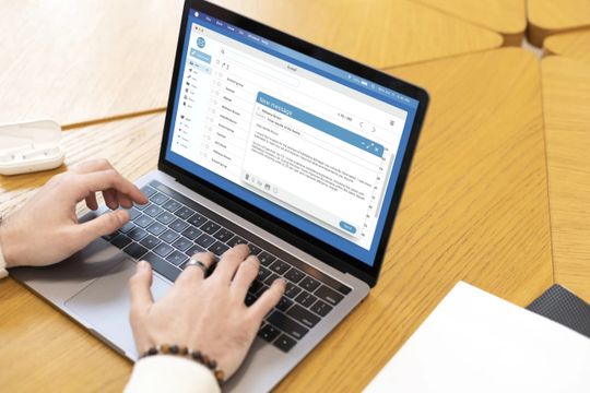 Der Laptop gehört heute zu den fünf wichtigsten Innovationen am Arbeitsplatz.(Bild:  International Workplace Group)